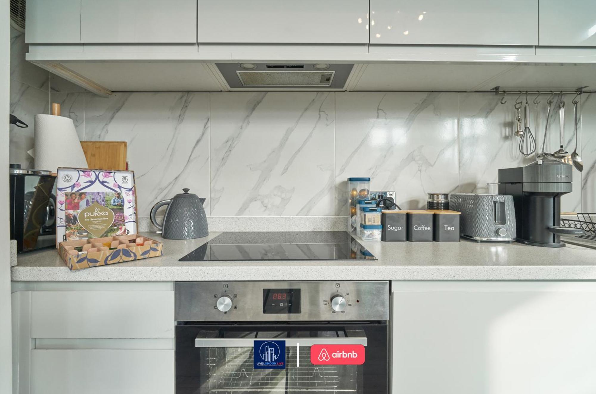 Last-Minute Specials L Sleeps Up To 4 Guests L One-Bedroom Apartment With King Bed And High Ceilings Near Camden By Live London Short Lets & Serviced Accommodation 외부 사진